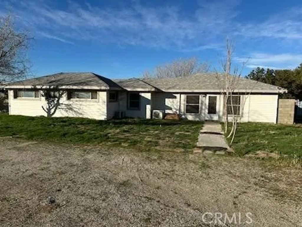 Photo of 2321 W Avenue M4, Palmdale, CA 93551 (MLS # BB25277604)