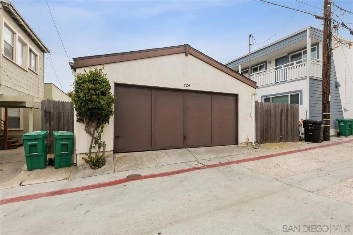 724 Ormond