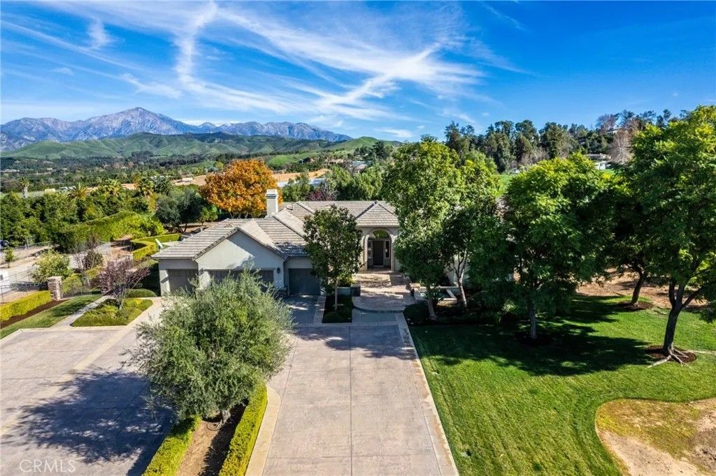 Photo of 11489 Walnut Street, Redlands, CA 92374 (MLS # IG26016704)