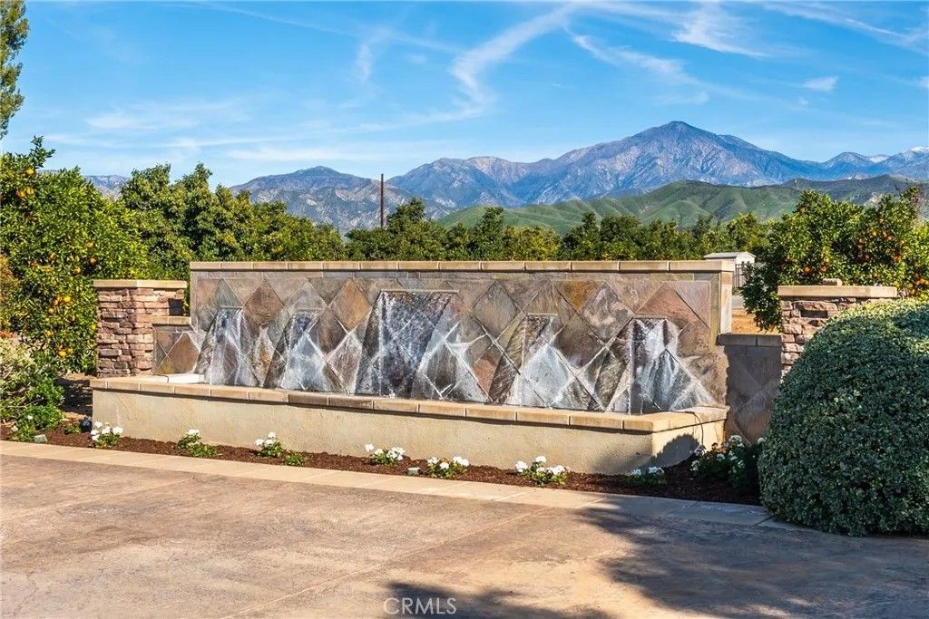 Photo of 11489 Walnut Street, Redlands, CA 92374 (MLS # IG26016704)