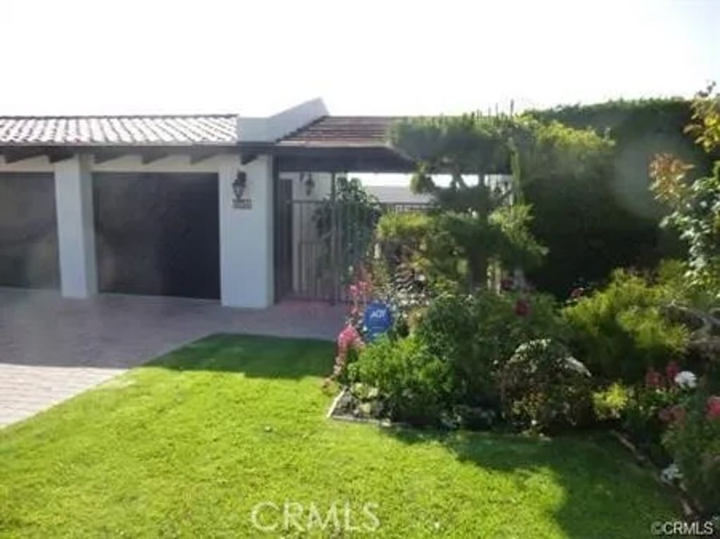 Photo of 6751 Alta Vista, Rancho Palos Verdes, CA 90275 (MLS # PV26002976)