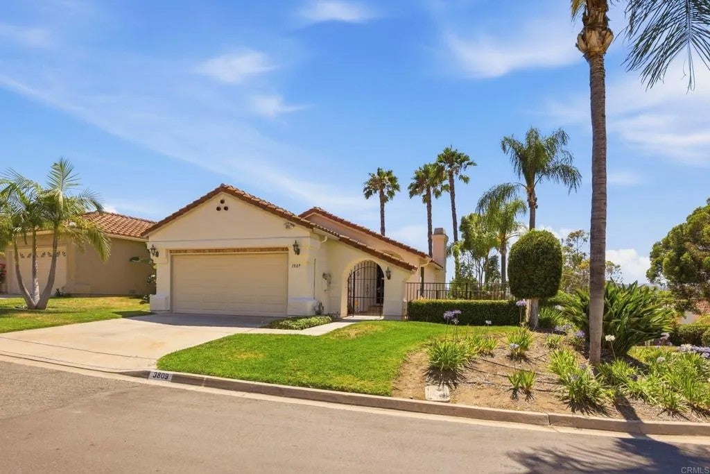 Photo of 3809 Azalea GLN, Escondido, CA 92025 (MLS # PTP2604983)