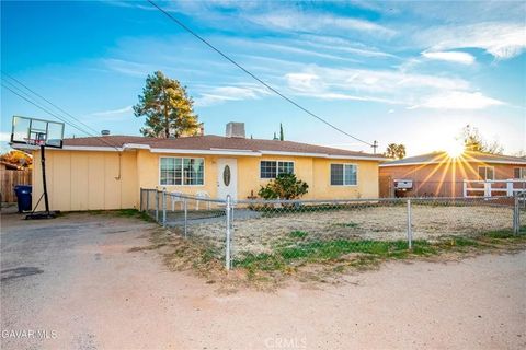 Photo of 4546 W Avenue L11, Lancaster, CA 93536 (MLS # SR25280491)