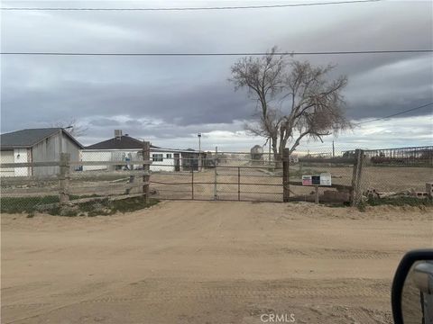 Photo of 28571 Wild Rd, Helendale, CA 92342 (MLS # DW26041604)