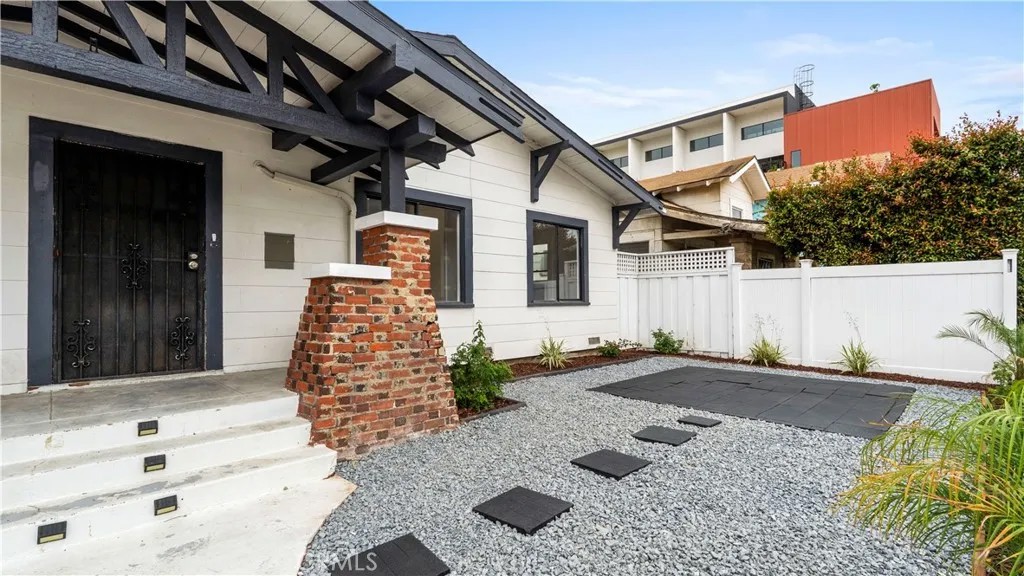 4095 Albatross Street