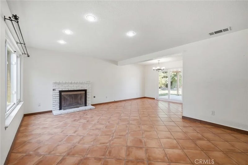 5833 Jasper Street