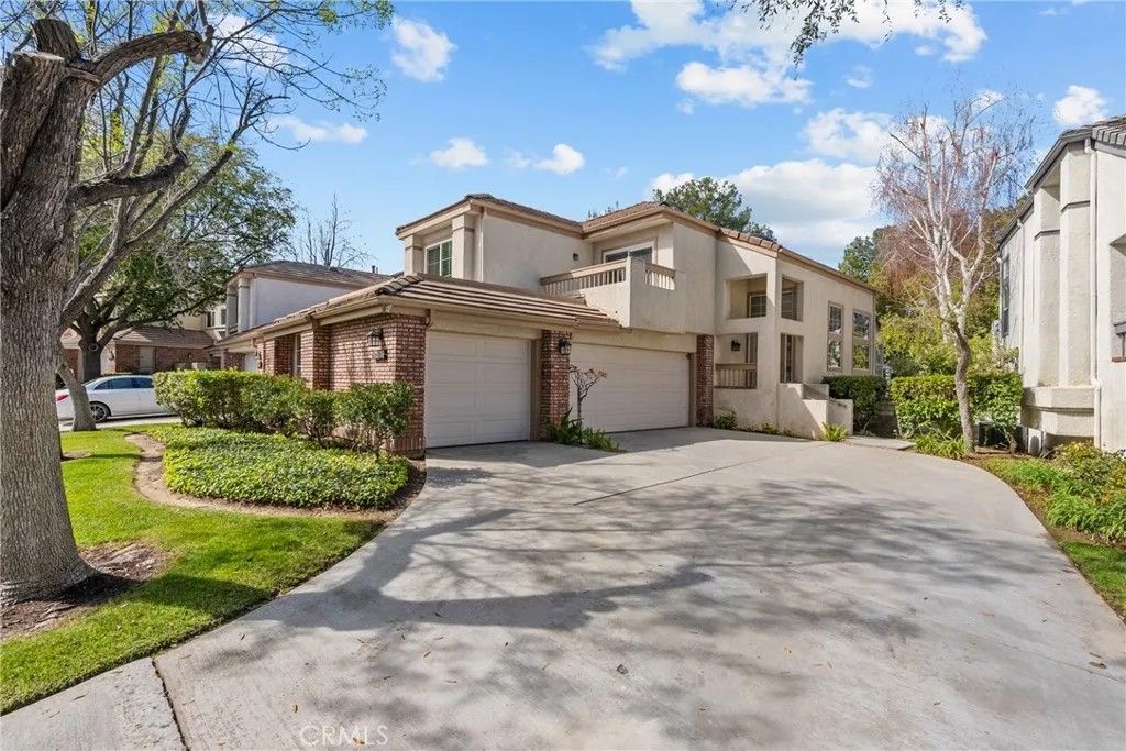 Photo of 24436 Hampton Drive #C, Valencia, CA 91355 (MLS # SR26041993)