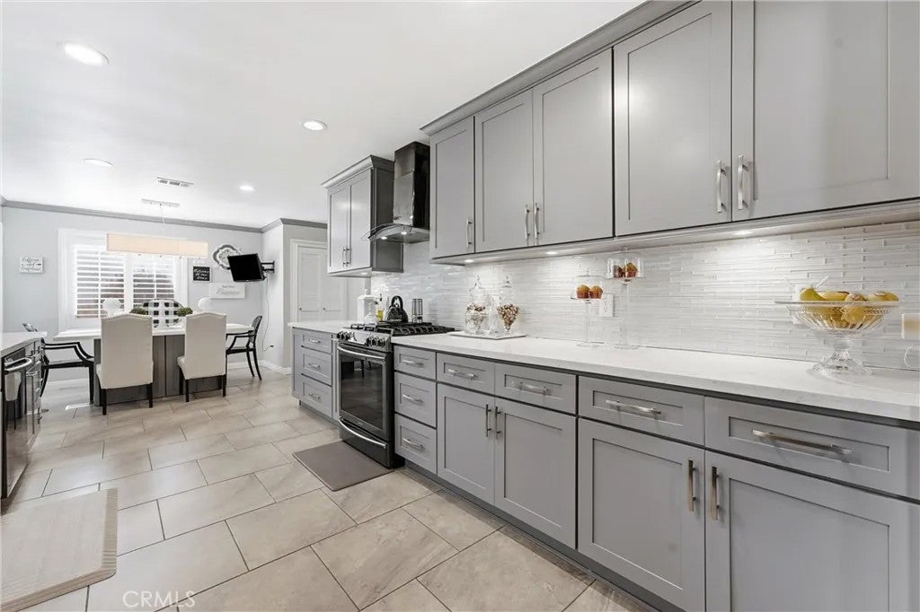 12220 Whitley