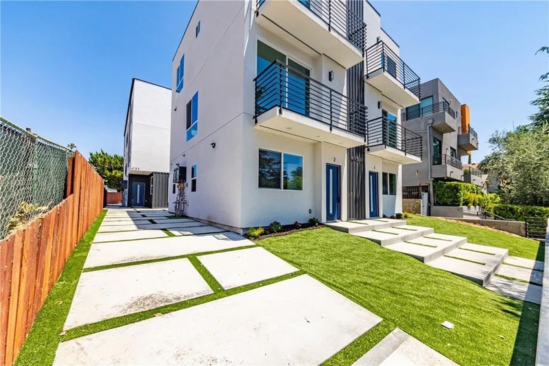 6700 Balboa