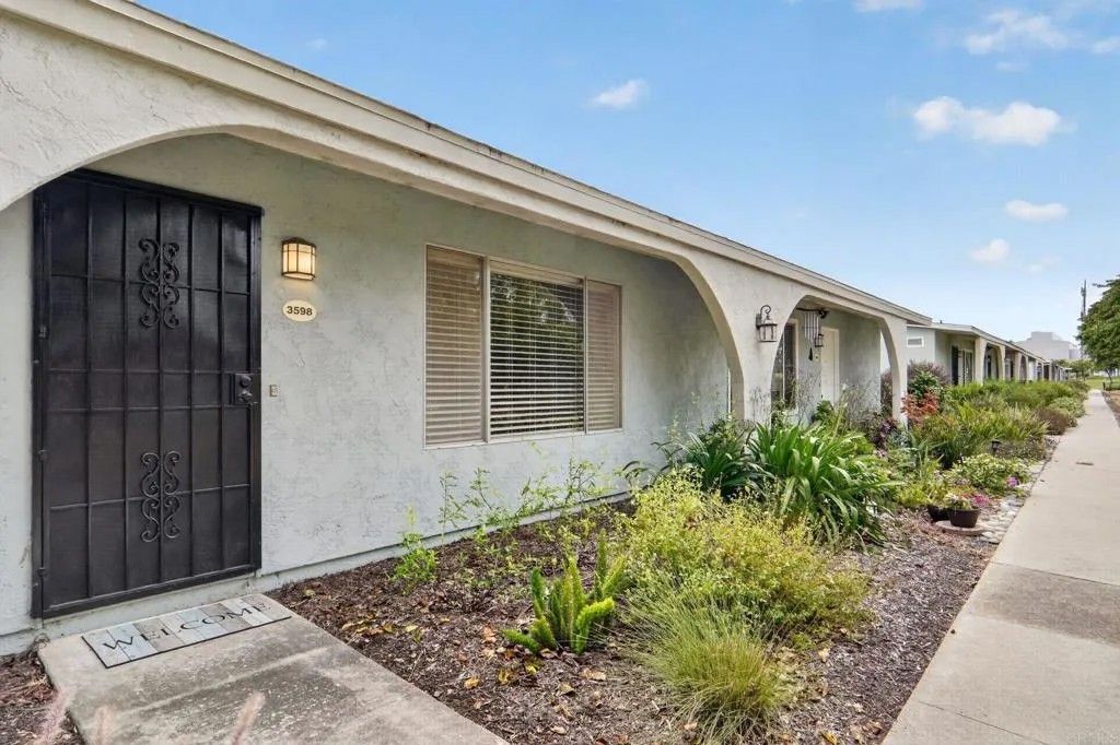 Photo of 3598 Bartlett Avenue, Oceanside, CA 92057 (MLS # NDP2604336)