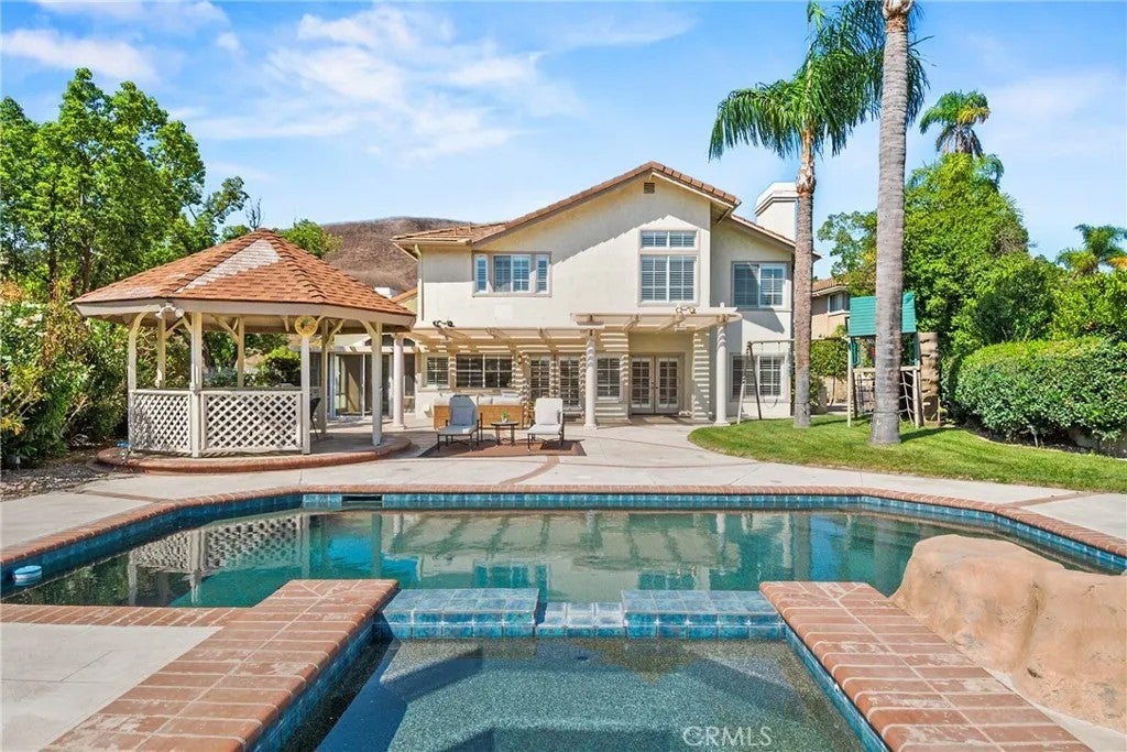 22594 Hidden Hills
