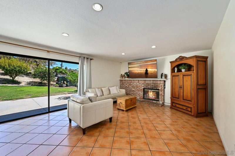 2884 Brandeis Dr.