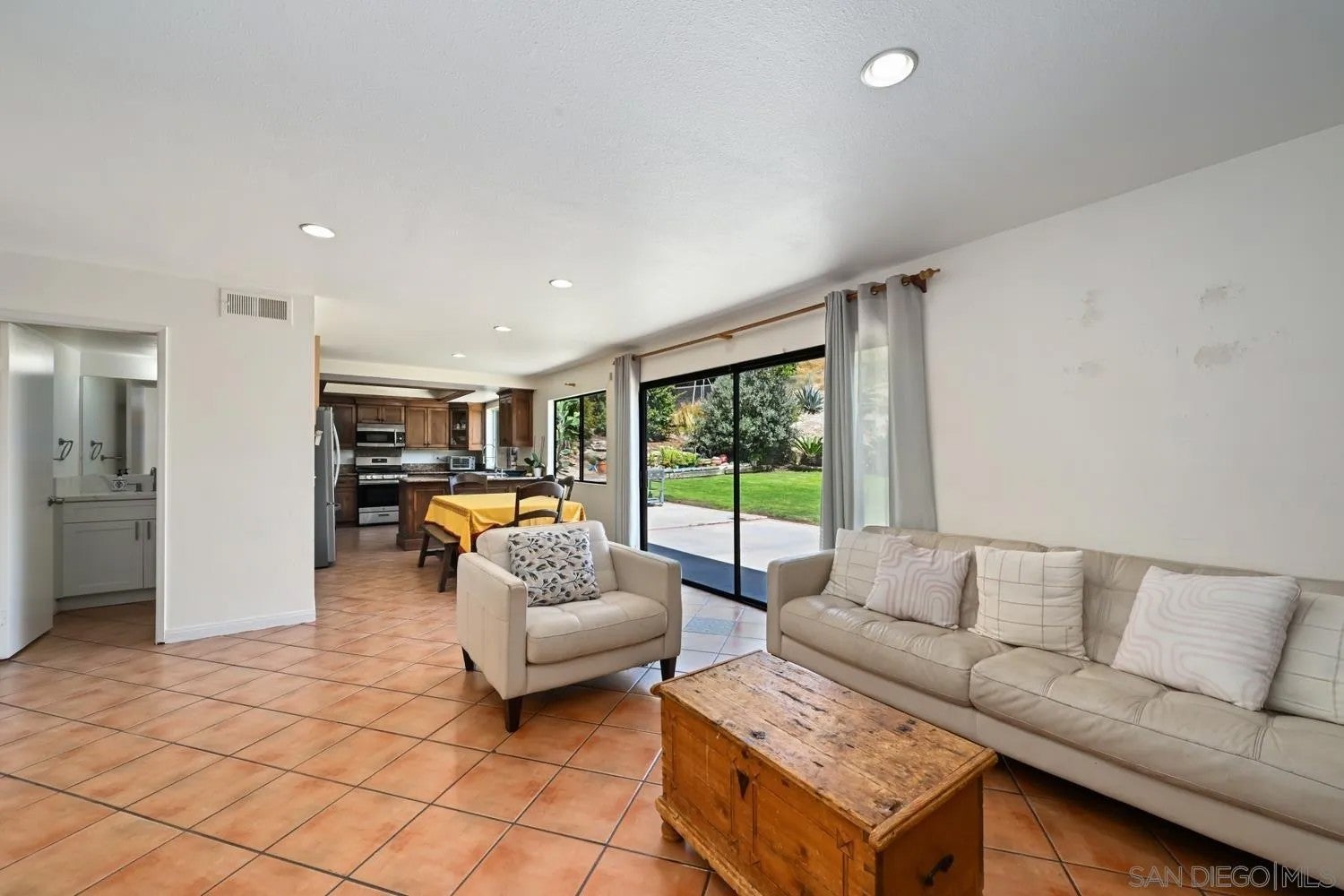 2884 Brandeis Dr.