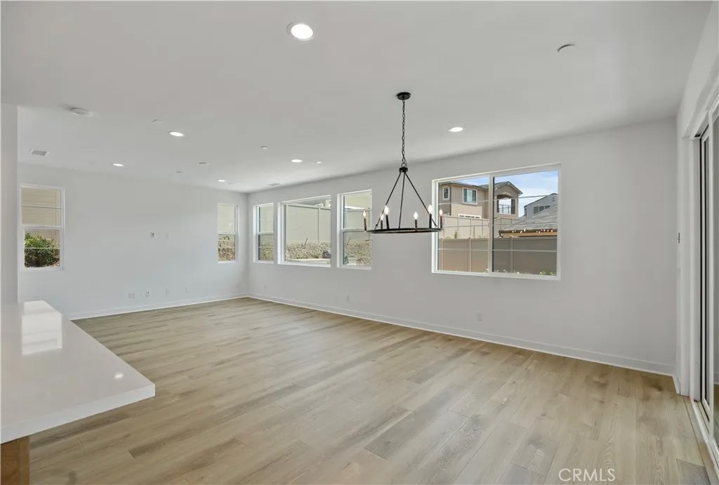 3070 Rue De Latour