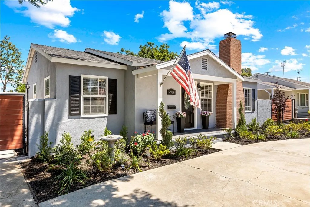 4909 El Molino Avenue