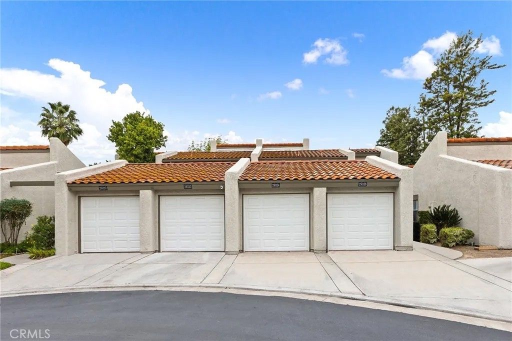 Photo of 29324 Calle Gaviota, Murrieta, CA 92563 (MLS # SW26077443)