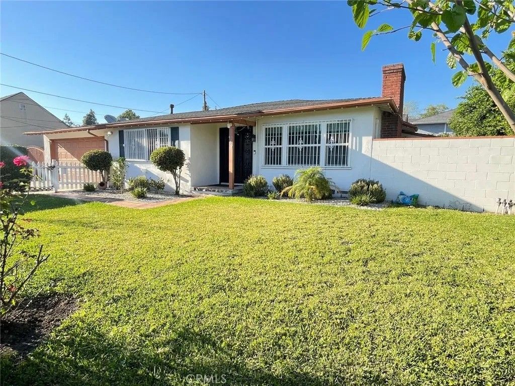 Photo of 537 Diamond St Street, Monrovia, CA 91016 (MLS # AR26060233)