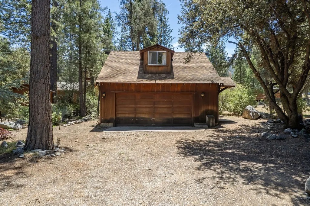 16101 Edgewood