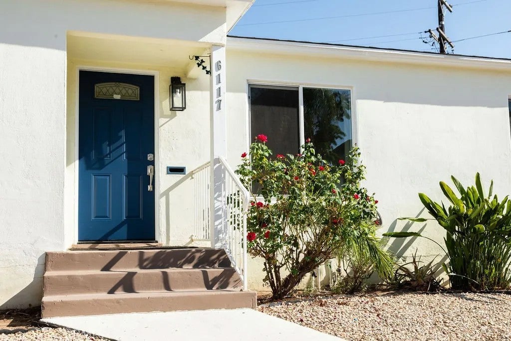 6117 Mesita Drive