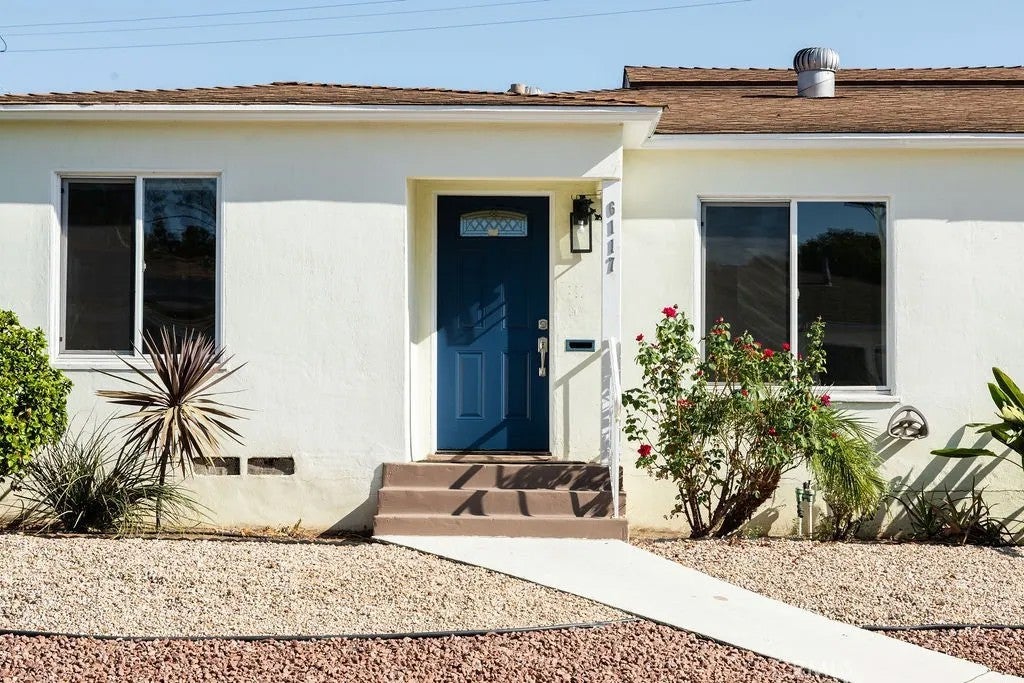 6117 Mesita Drive