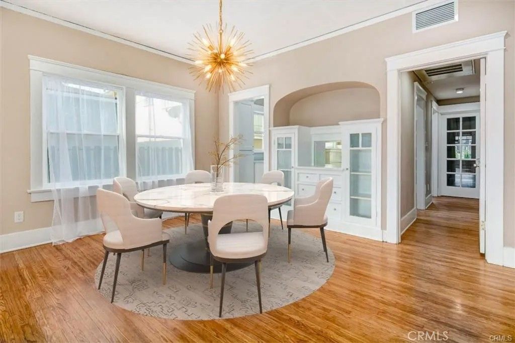 Photo of 107 N Columbus Avenue #1/2, Glendale, CA 91203 (MLS # SR25272362)