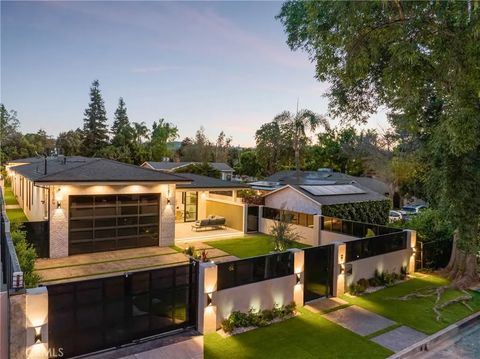 Photo of 11826 Kling Street, Valley Village, CA 91607 (MLS # SR26060969) Photo of 11826 Kling Street, Valley Village, CA 91607 (MLS # SR26060969)