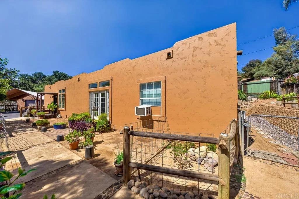 Photo of 614 Snowden Pl, El Cajon, CA 92019 (MLS # PTP2605794)