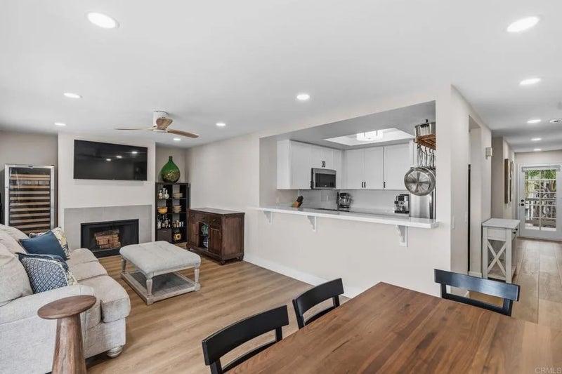 3961 Hortensia Street H10