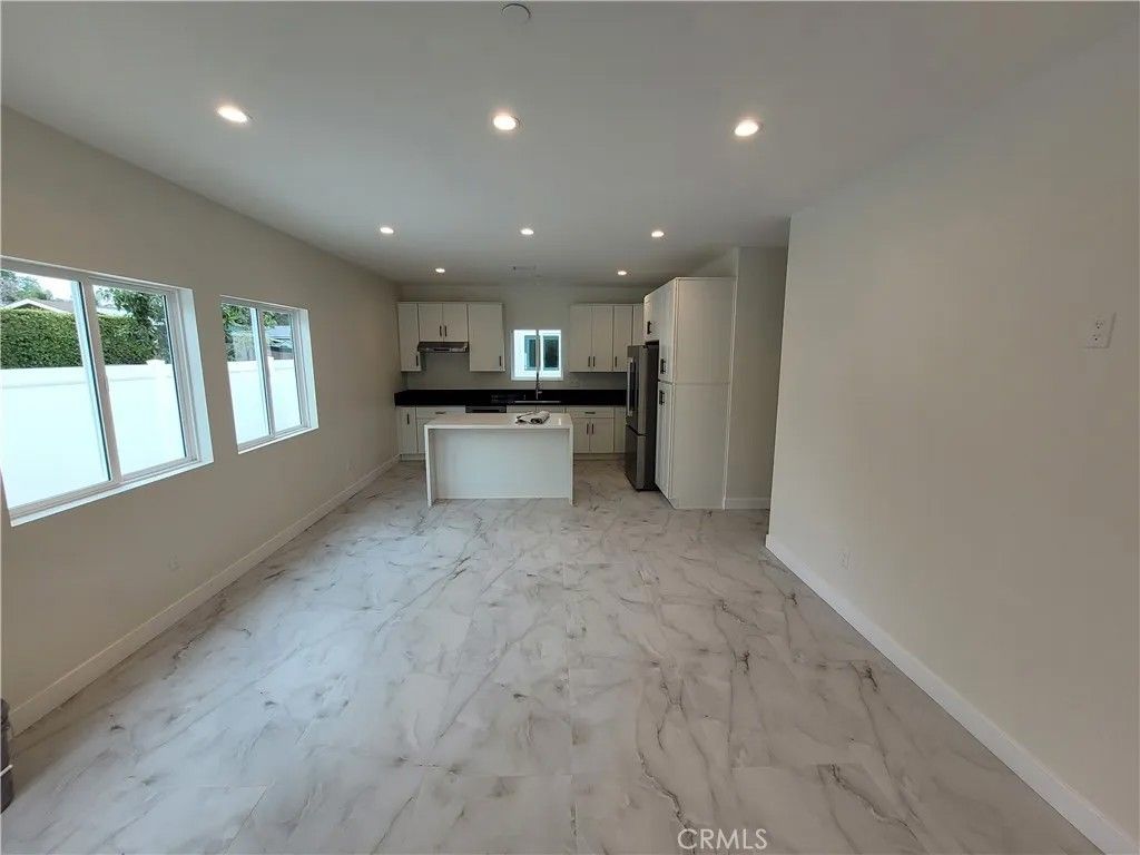 Photo of 19455 Strathern Street, Reseda, CA 91335 (MLS # SR26000882)