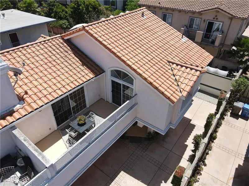 2514 Vanderbilt Lane C
