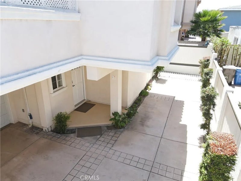 2514 Vanderbilt Lane C