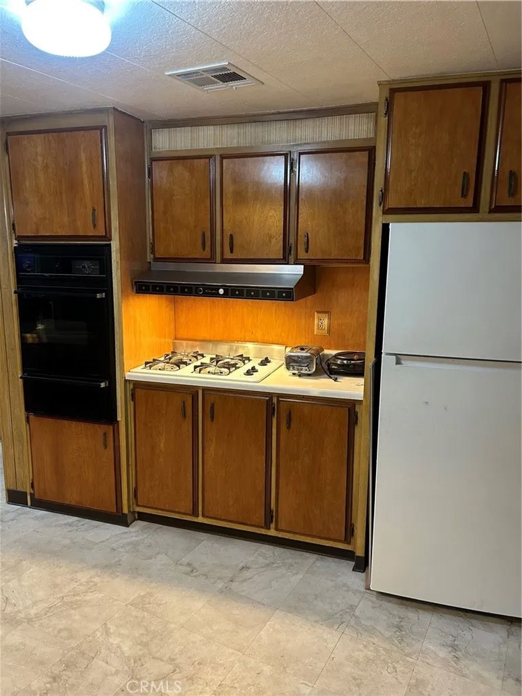 Photo of 16511 S Garfield Ave #B17, Paramount, CA 90723 (MLS # DW26034772)