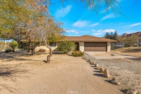 Photo of 6875 Mount Shasta Avenue, Joshua Tree, CA 92252 (MLS # JT26027903)