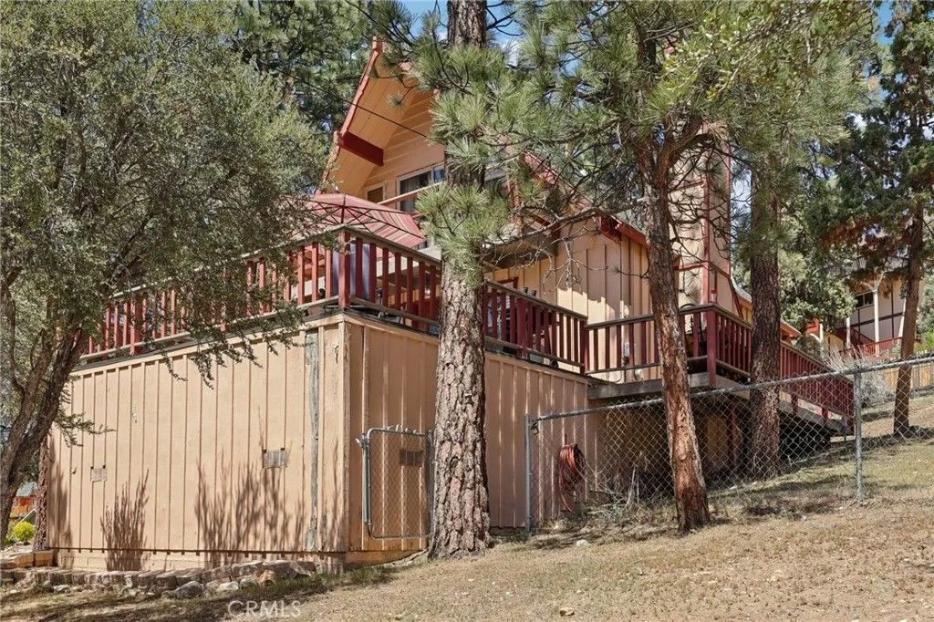 Photo of 805 Antelope Mountain Drive, Big Bear Lake, CA 92314 (MLS # CV26067751)