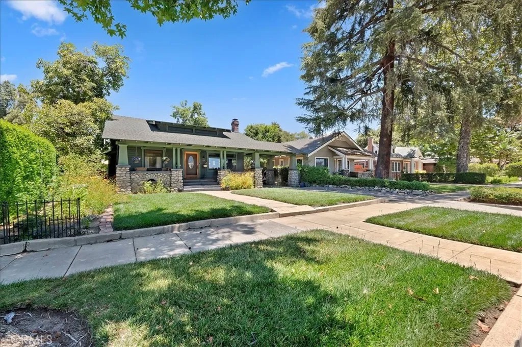 165 E Columbia Avenue