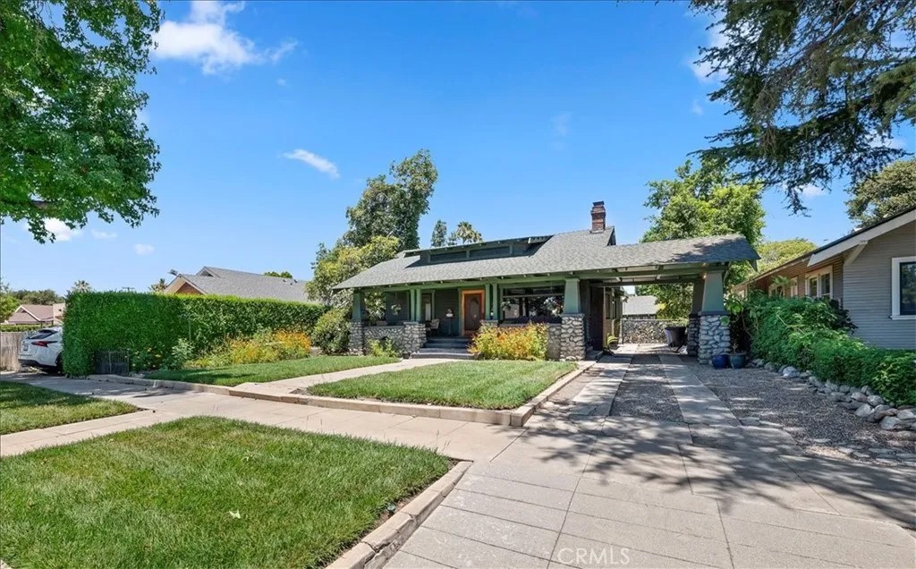 165 E Columbia Avenue