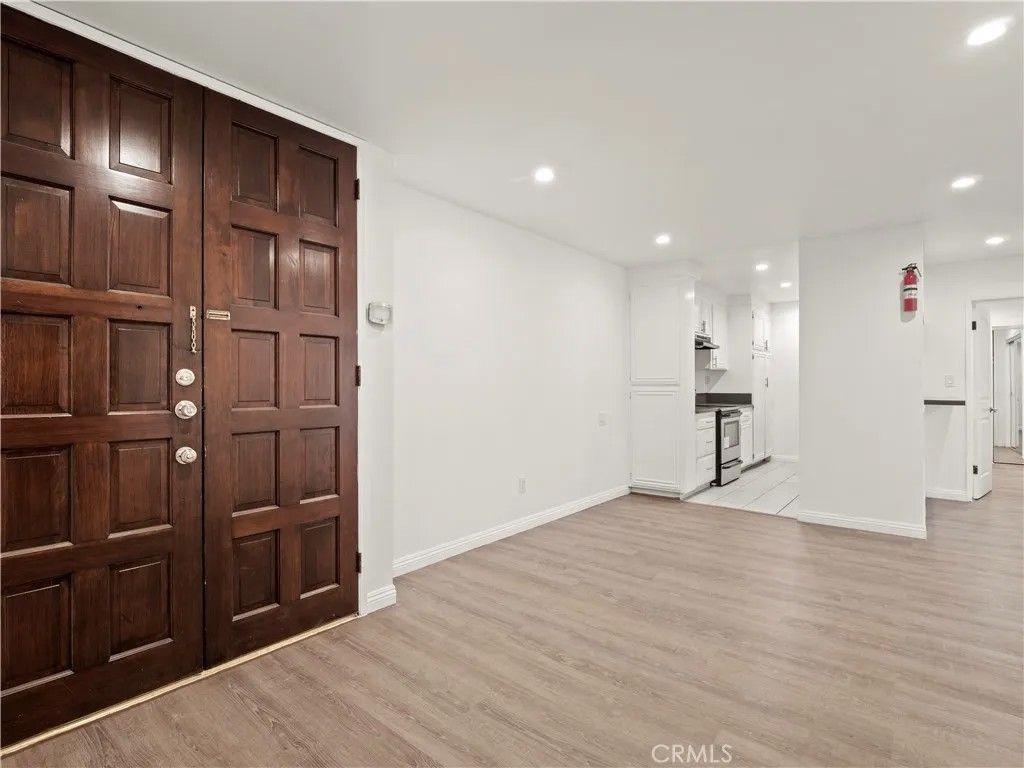 Photo of 5334 Lindley Avenue #125, Encino, CA 91316 (MLS # SR25247926)