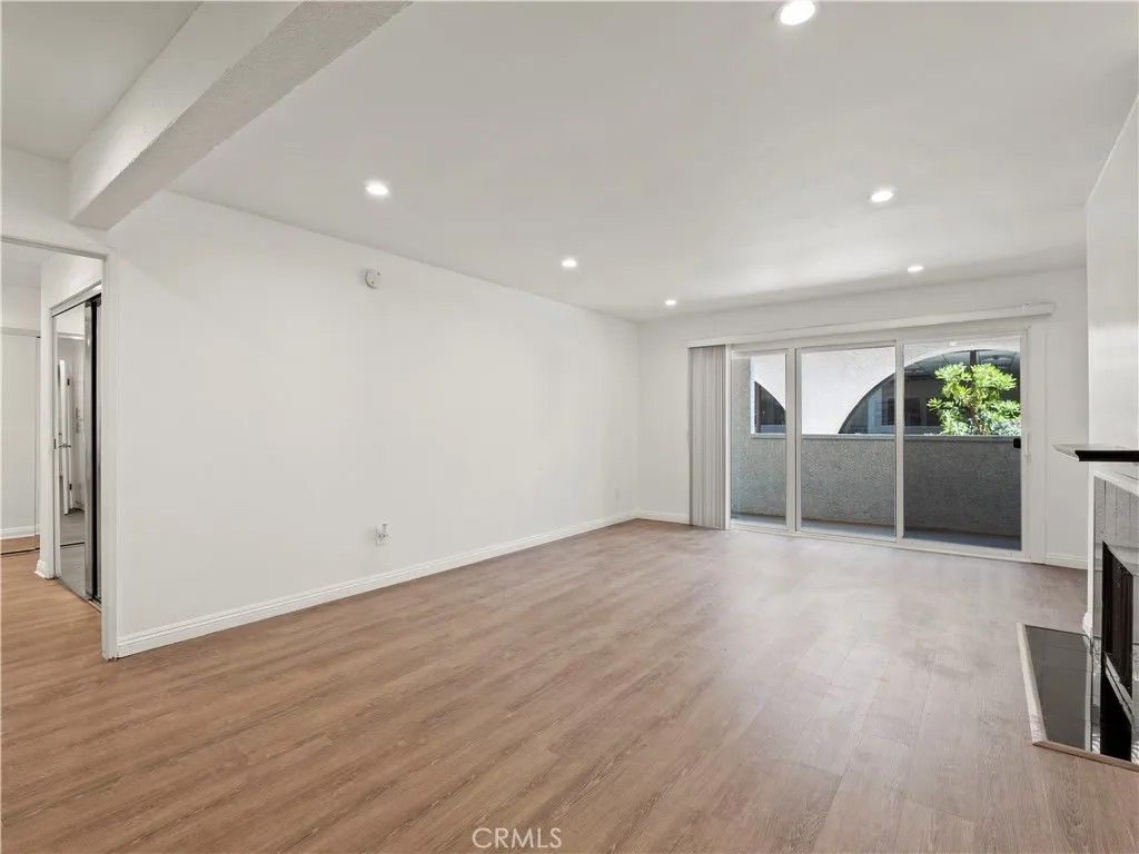 Photo of 5334 Lindley Avenue #125, Encino, CA 91316 (MLS # SR25247926)