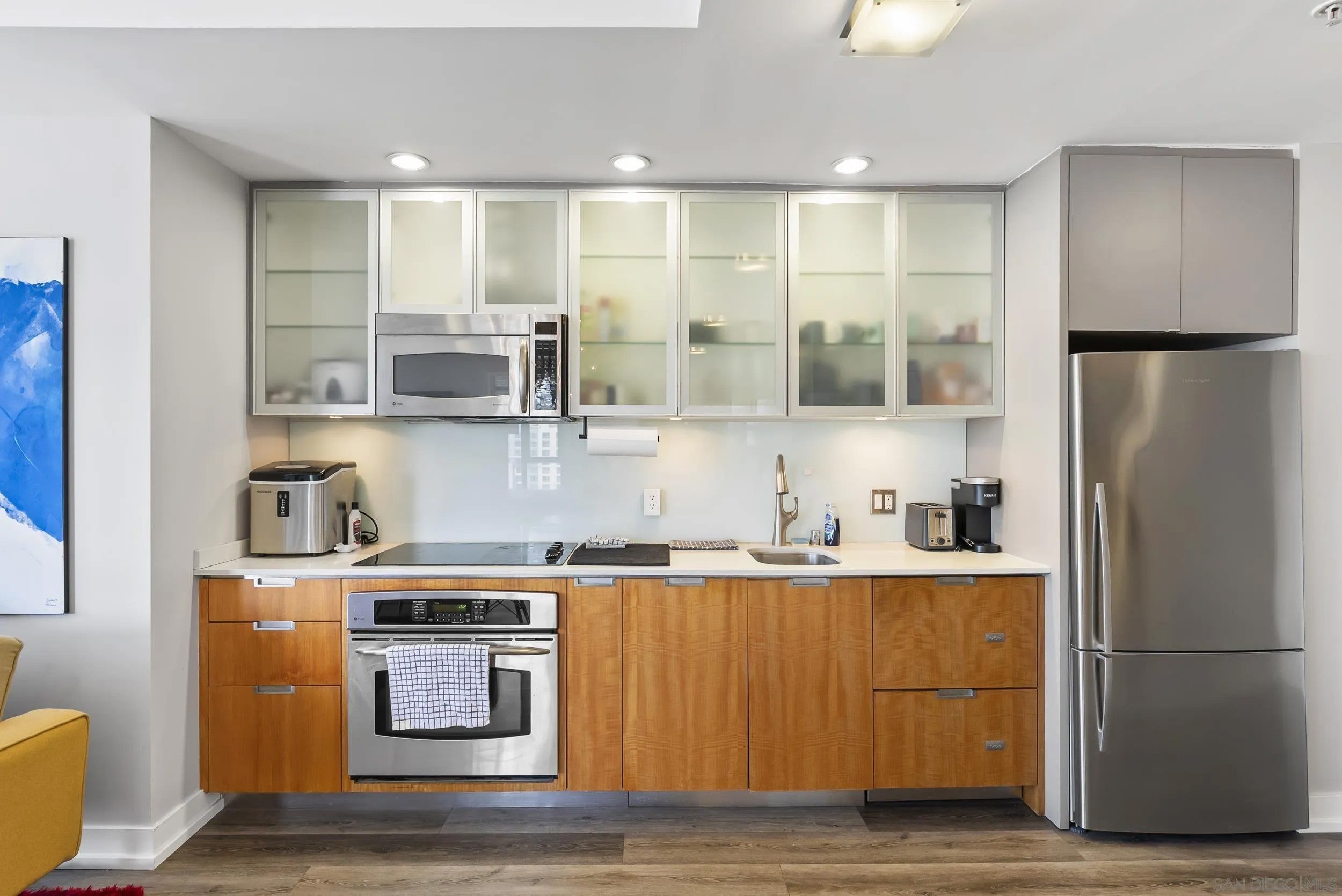 575 6th Ave 1004