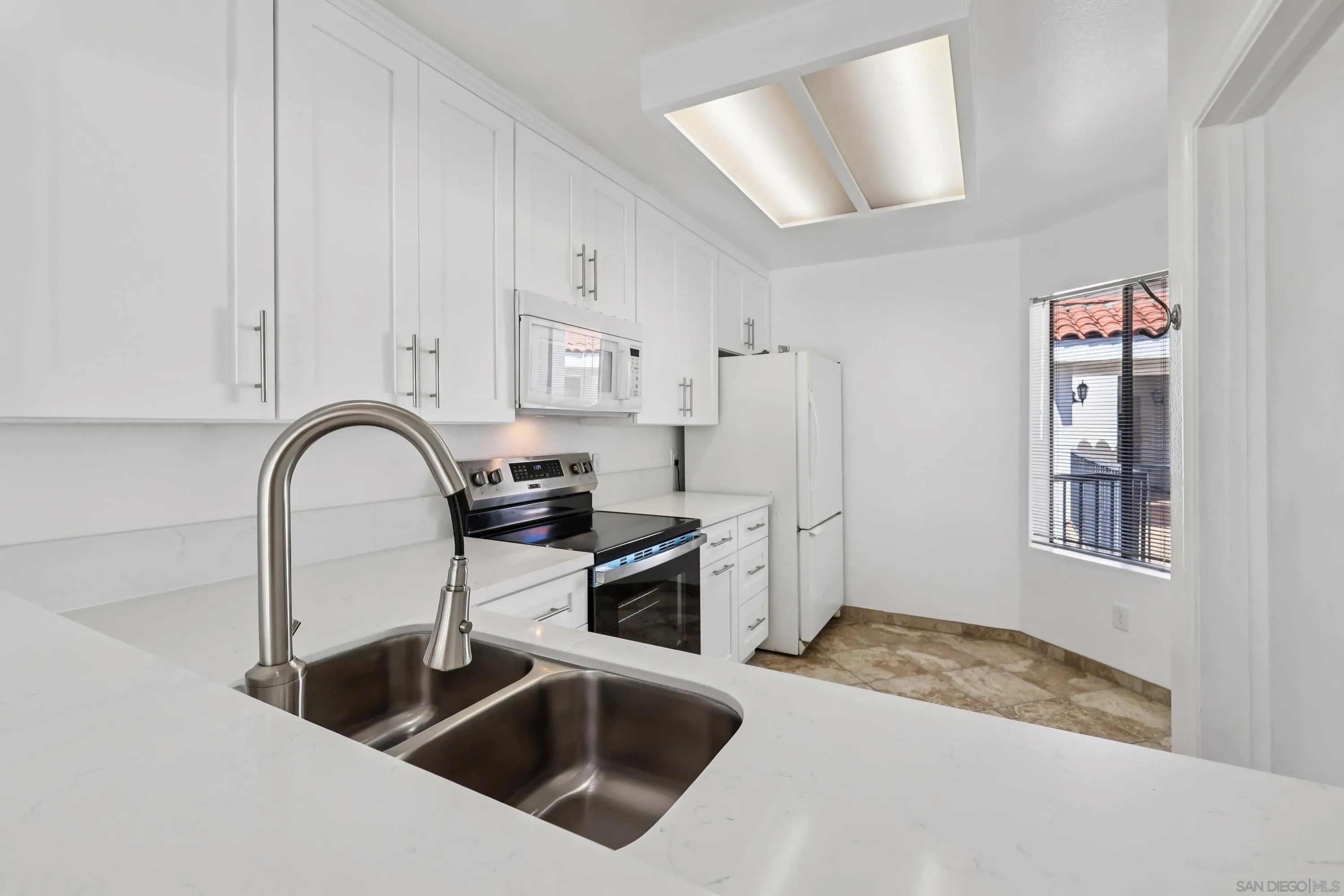 3525 Lebon Dr 304