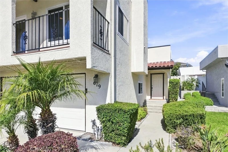 619 Vista Pacifica Circle