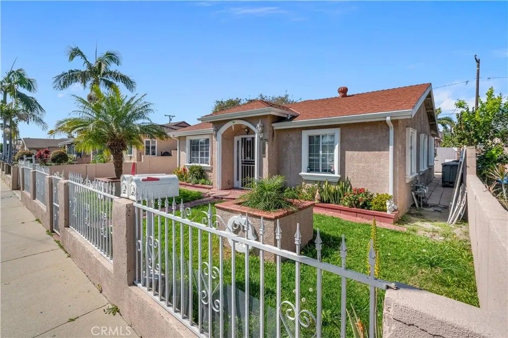 Photo of 21931 Violeta Avenue, Hawaiian Gardens, CA 90716 (MLS # DW26064515)