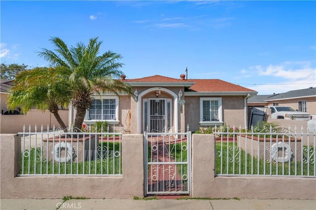 Photo of 21931 Violeta Avenue, Hawaiian Gardens, CA 90716 (MLS # DW26064515)