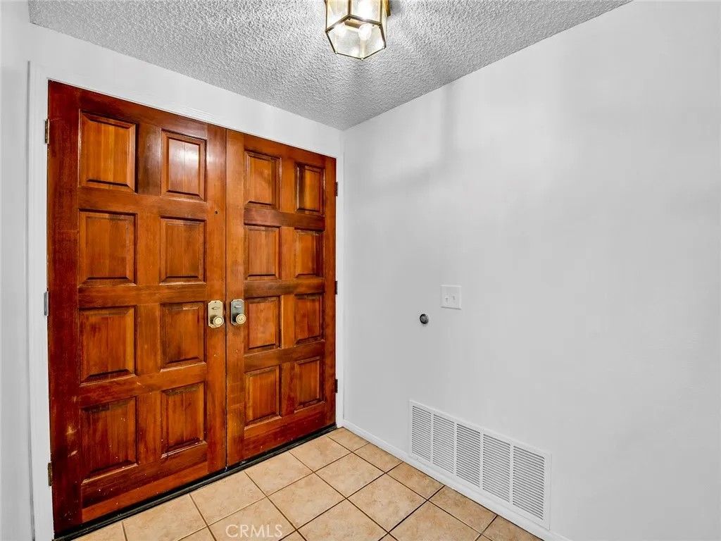 Photo of 19566 Crystal Ridge Lane, Porter Ranch, CA 91326 (MLS # SR26095886)