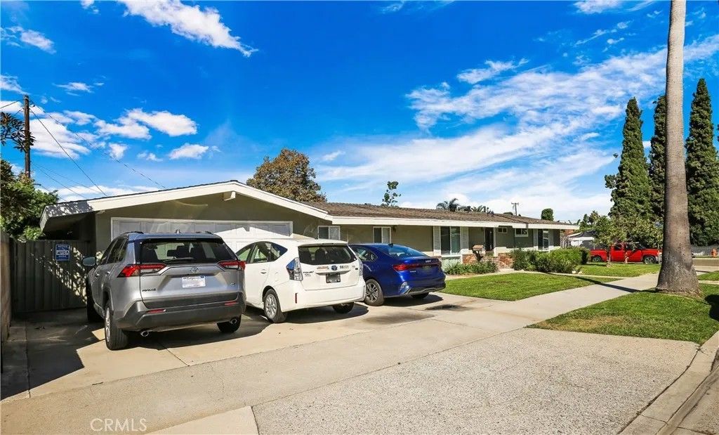Photo of 526 N Emerald Drive, Orange, CA 92868 (MLS # OC26092278)