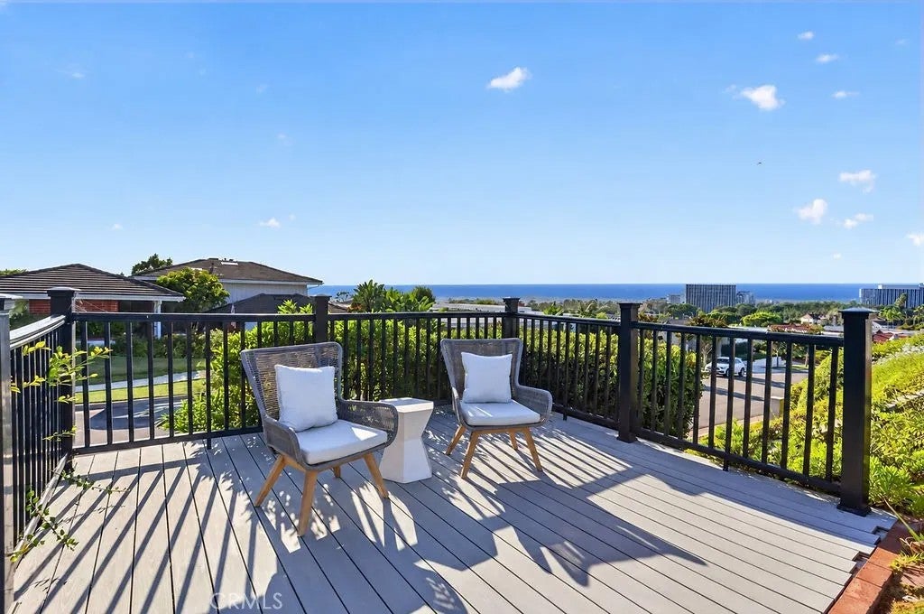2715 Island View Drive
