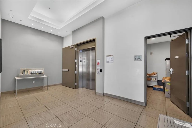 238 S Arroyo Parkway 303