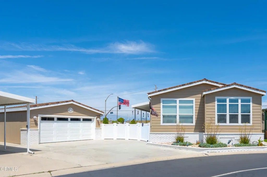 Photo of 5540 W 5th St #21, Oxnard, CA 93035 (MLS # V1-35905)