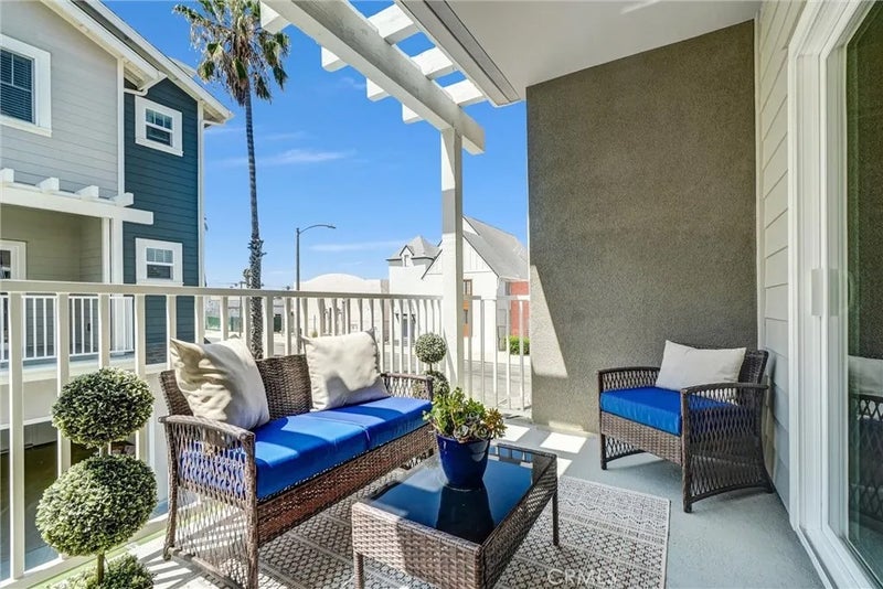 200 E 14th Street 8