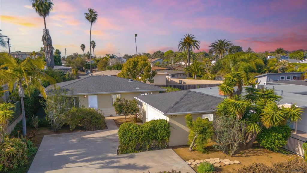 Photo of 370 Tamarack Ave, Carlsbad, CA 92008 (MLS # 250046281)
